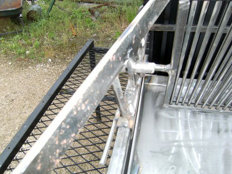 barbecue-vertical-detail-gril